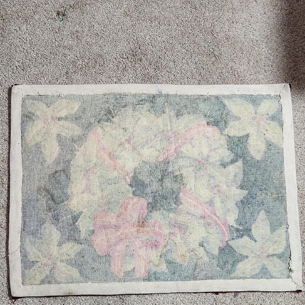 Festive Wreath Accent Rug - Black and Green